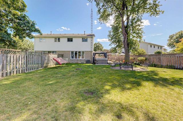 2313 Delkus Cres, House semidetached with 3 bedrooms, 2 bathrooms and 3 parking in Mississauga ON | Image 19
