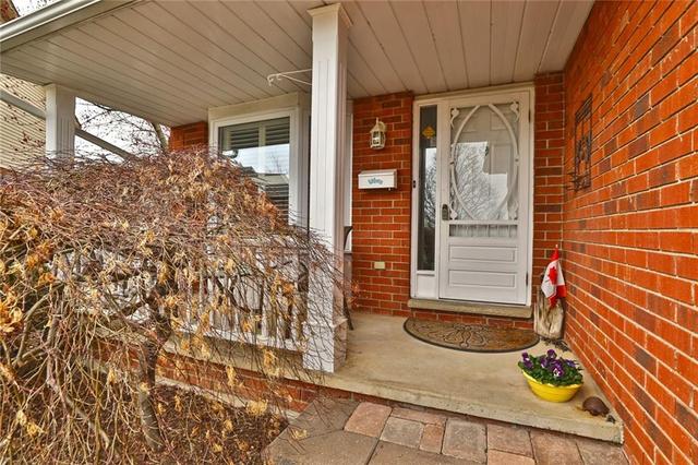 2136 Chrisdon Road, House detached with 4 bedrooms, 2 bathrooms and 4 parking in Burlington ON | Image 3