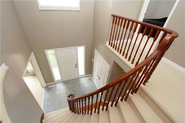10 Jura Crt, House detached with 4 bedrooms, 3 bathrooms and 4 parking in Clarington ON | Image 4