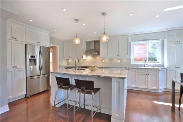 1324 Saddler Circ, House detached with 4 bedrooms, 3 bathrooms and 2 parking in Oakville ON | Image 9