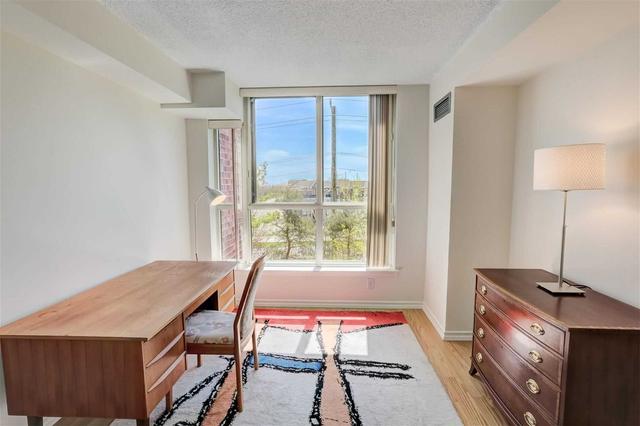 438 - 22 Southport St, Condo with 2 bedrooms, 2 bathrooms and 1 parking in Toronto ON | Image 4