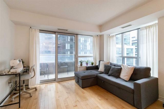940 - 250 Wellington St W, Condo with 2 bedrooms, 2 bathrooms and 0 parking in Toronto ON | Image 5