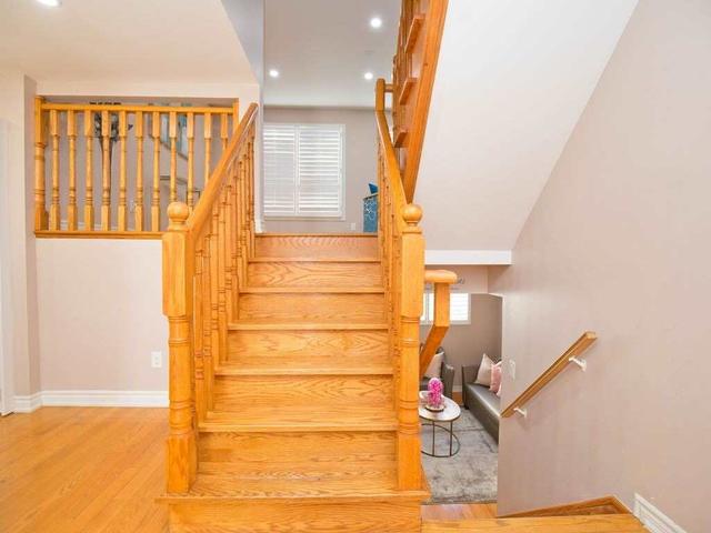 100 Swennen Dr, House detached with 3 bedrooms, 3 bathrooms and 3 parking in Brampton ON | Image 8