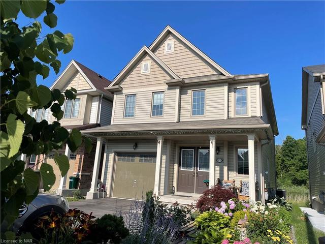 8737 Dogwood Crescent, House detached with 7 bedrooms, 3 bathrooms and 4 parking in Niagara Falls ON | Image 1