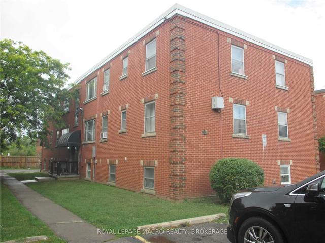 8 - 5 Applewood Ave, Condo with 1 bedrooms, 1 bathrooms and 1 parking in Hamilton ON | Image 12