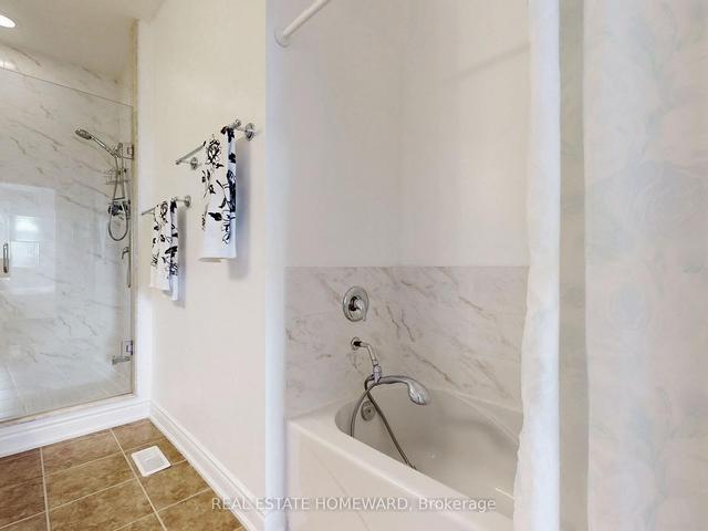 22 Oliver Mews, House attached with 3 bedrooms, 4 bathrooms and 2 parking in Toronto ON | Image 8