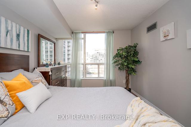902 - 750 Bay St, Condo with 1 bedrooms, 1 bathrooms and 1 parking in Toronto ON | Image 14