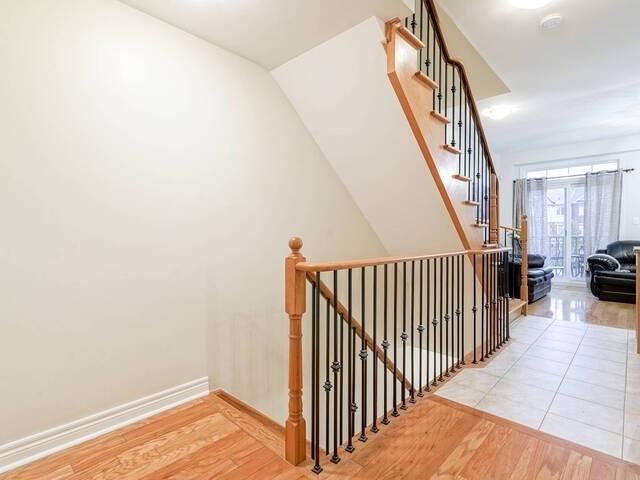 06 - 3235 Thomas St, Townhouse with 3 bedrooms, 4 bathrooms and 2 parking in Mississauga ON | Image 2