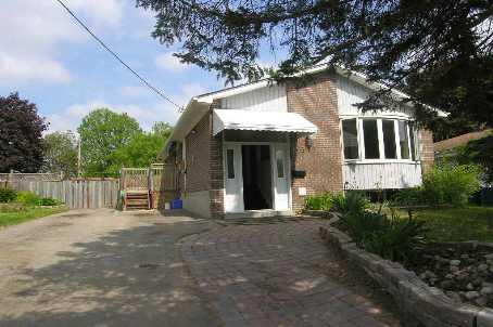 63 Jasper Dr, House detached with 3 bedrooms, 2 bathrooms and 3 parking in Toronto ON | Image 1