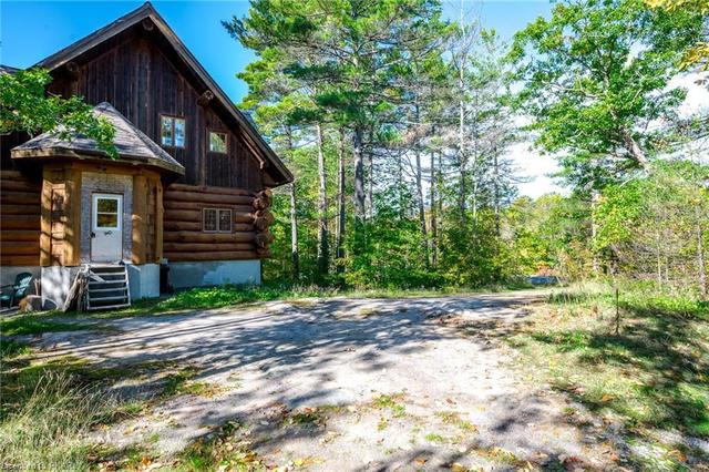 2495 County Road 6, House detached with 3 bedrooms, 4 bathrooms and 4 parking in Douro Dummer ON | Image 49