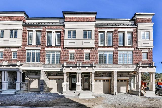 56 Harwood Ave N, Townhouse with 3 bedrooms, 2 bathrooms and 1 parking in Ajax ON | Image 1