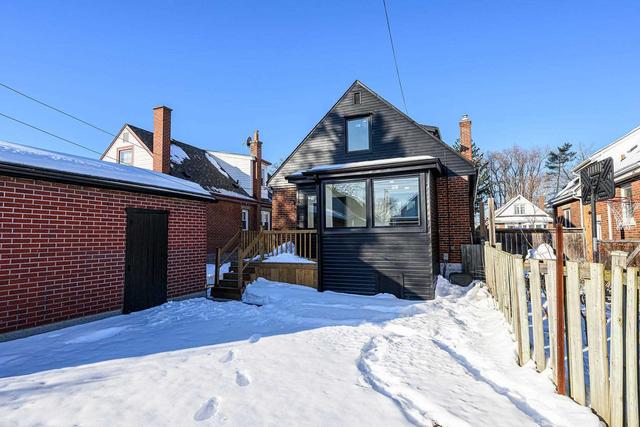151 Tuxedo Ave S, House detached with 4 bedrooms, 3 bathrooms and 5 parking in Hamilton ON | Image 27