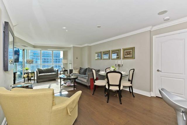 1106 - 2111 Lake Shore Blvd W, Condo with 2 bedrooms, 2 bathrooms and 1 parking in Toronto ON | Image 2