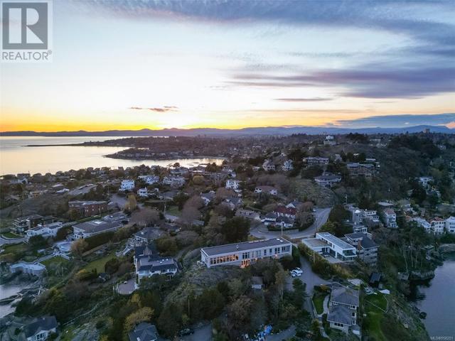 285 King George Terr, House detached with 4 bedrooms, 6 bathrooms and 3 parking in Oak Bay BC | Image 90