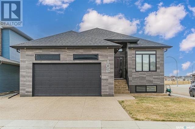 102 Burgess Cres, House detached with 5 bedrooms, 3 bathrooms and null parking in Saskatoon SK | Card Image