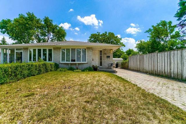 1781 Bonnymede Dr, House semidetached with 3 bedrooms, 2 bathrooms and 3 parking in Mississauga ON | Image 1