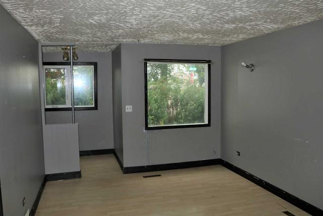9820 102 Avenue, House detached with 3 bedrooms, 1 bathrooms and 4 parking in Hythe AB | Image 9