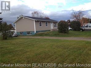 1220 Vantassell, House other with 5 bedrooms, 2 bathrooms and null parking in Bathurst NB | Image 9