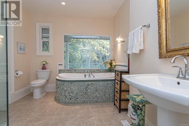 5058 West Saanich Rd, House detached with 3 bedrooms, 3 bathrooms and 8 parking in Saanich BC | Image 26