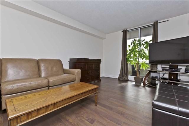 909 - 1300 Mississauga Valley Blvd, Condo with 2 bedrooms, 2 bathrooms and 1 parking in Mississauga ON | Image 5