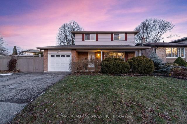 62 Ambleside Dr, House detached with 4 bedrooms, 3 bathrooms and 5 parking in Brampton ON | Image 1