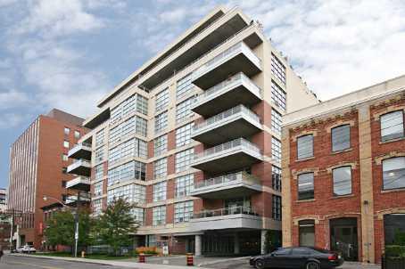lph 802 - 19 Brant St, Condo with 3 bedrooms, 2 bathrooms and 1 parking in Toronto ON | Image 1