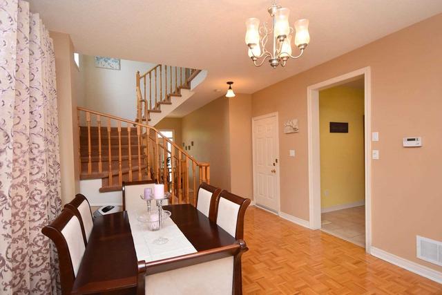 83 Pantomine Blvd, House detached with 4 bedrooms, 3 bathrooms and 4 parking in Brampton ON | Image 3