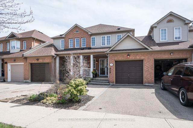 210 Hampshire Way, House attached with 3 bedrooms, 3 bathrooms and 2 parking in Milton ON | Image 1
