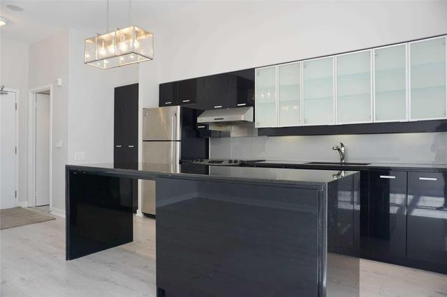 Th03 - 33 Singer Crt, Townhouse with 2 bedrooms, 3 bathrooms and 1 parking in Toronto ON | Image 11