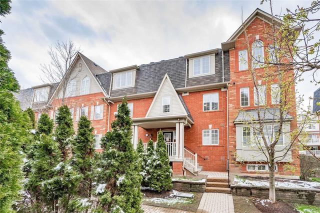 2 - 744 Neighbourhood Circ, Townhouse with 2 bedrooms, 2 bathrooms and 2 parking in Mississauga ON | Image 1