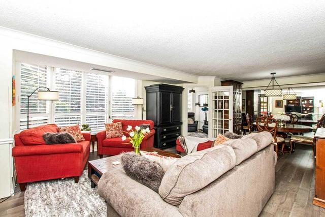 405 - 2121 Lakeshore Rd, Condo with 2 bedrooms, 2 bathrooms and 1 parking in Burlington ON | Image 9