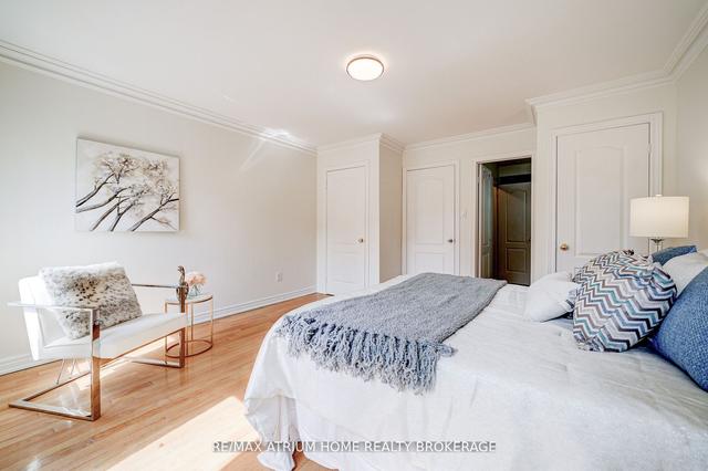 32c Oxford St, House attached with 3 bedrooms, 4 bathrooms and 2 parking in Toronto ON | Image 11