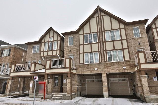 98 Lemieux Crt, House attached with 2 bedrooms, 3 bathrooms and 1 parking in Milton ON | Image 2