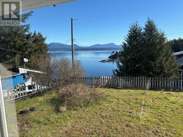 5358 Earl Street, House detached with 3 bedrooms, 1 bathrooms and null parking in Powell River D BC | Image 5