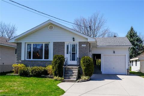 1816 6th Avenue E, House detached with 2 bedrooms, 1 bathrooms and 4 parking in Owen Sound ON | Card Image