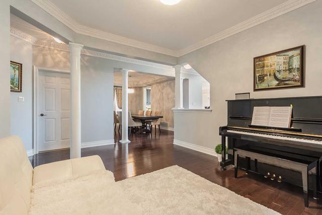 57 Dimarino Dr, House detached with 4 bedrooms, 5 bathrooms and 4 parking in Vaughan ON | Image 3