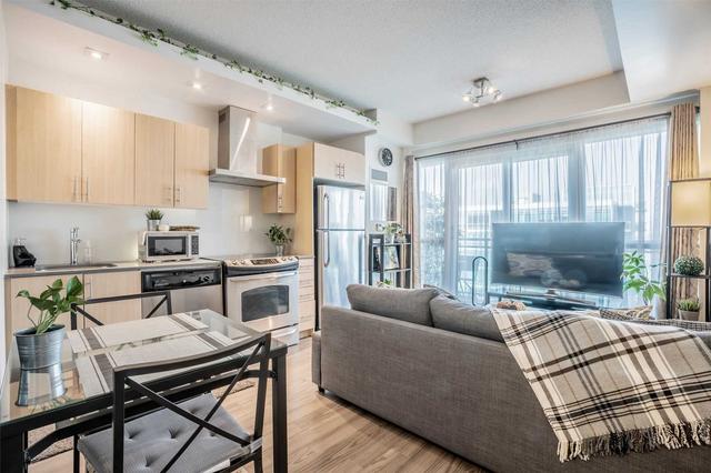 2022 - 165 Legion Rd N, Condo with 1 bedrooms, 1 bathrooms and 1 parking in Toronto ON | Image 3