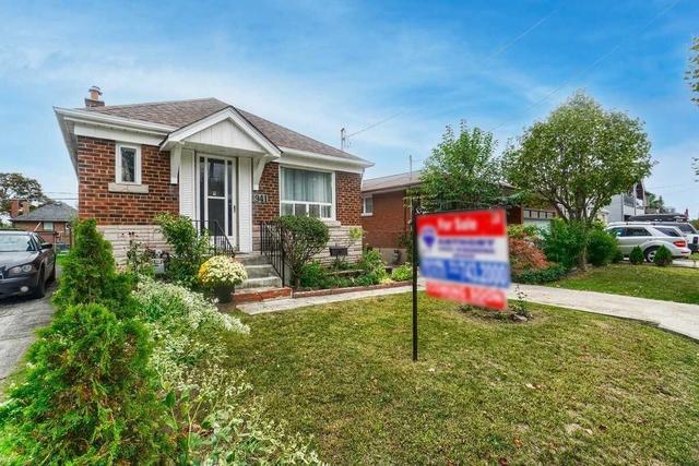 941 Islington Ave, House detached with 2 bedrooms, 1 bathrooms and 4 parking in Toronto ON | Image 12