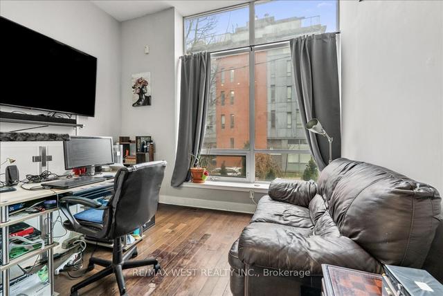 101 - 323 Kingston Rd, Condo with 1 bedrooms, 1 bathrooms and 0 parking in Toronto ON | Image 2