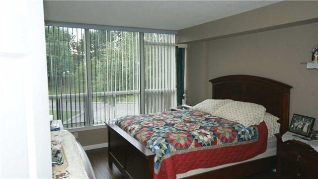 204 - 10 Laurelcrest St, Condo with 2 bedrooms, 1 bathrooms and 1 parking in Brampton ON | Image 12