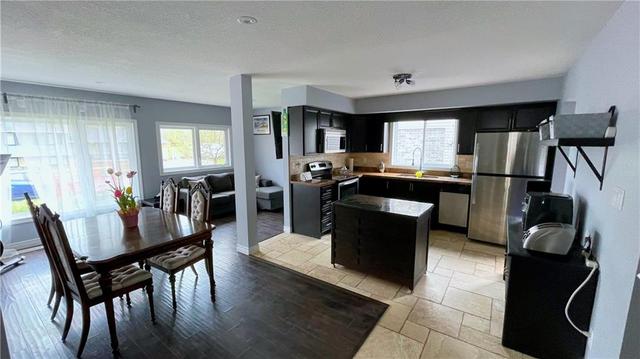 596 Thornwood Avenue, House detached with 3 bedrooms, 1 bathrooms and 4 parking in Burlington ON | Image 3