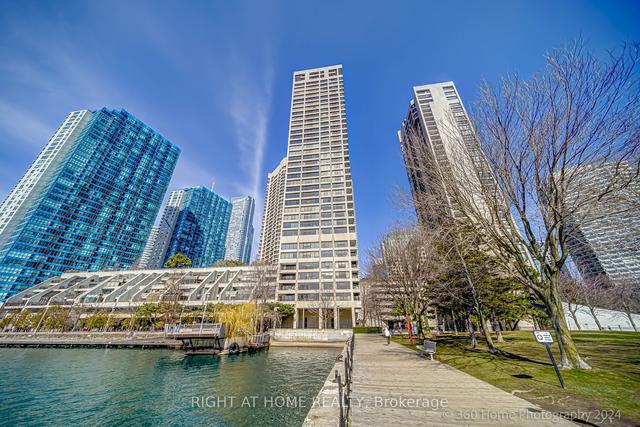 1609 - 65 Harbour Sq, Condo with 1 bedrooms, 1 bathrooms and 1 parking in Toronto ON | Image 26