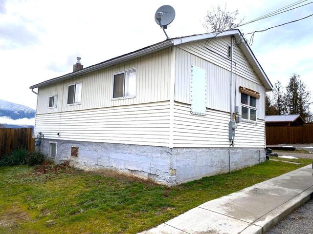 229 9th Avenue S, House detached with 2 bedrooms, 1 bathrooms and null parking in Creston BC | Image 16