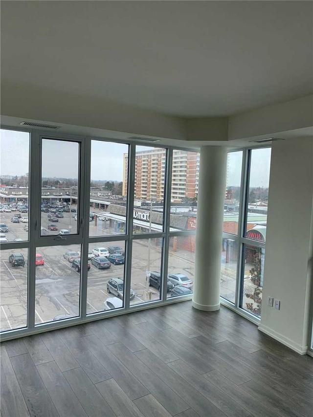 506 - 3237 Bayview Ave, Condo with 2 bedrooms, 2 bathrooms and 1 parking in Toronto ON | Image 2
