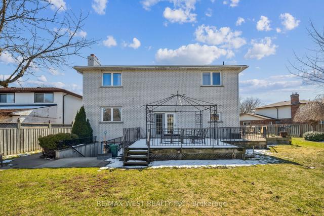 7105 York Dr, House detached with 4 bedrooms, 4 bathrooms and 6 parking in Niagara Falls ON | Image 30