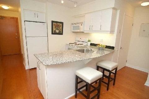 1400 - 33 Sheppard Ave E, Condo with 1 bedrooms, 1 bathrooms and 0 parking in Toronto ON | Image 2