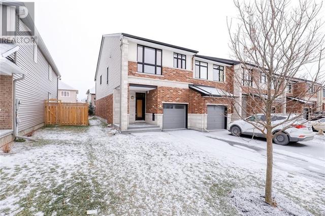 210 Cooks Mill Crescent, Townhouse with 3 bedrooms, 3 bathrooms and 2 parking in Ottawa ON | Image 1