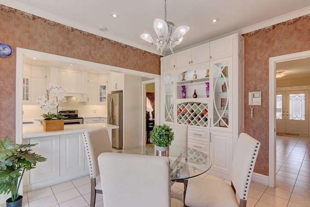14 Windsong Crt, House detached with 4 bedrooms, 6 bathrooms and 9 parking in Markham ON | Image 7