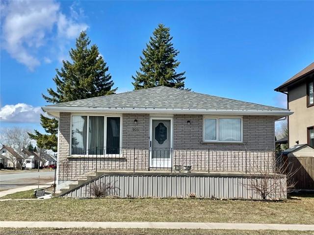 925 Brown Street, House detached with 2 bedrooms, 2 bathrooms and 4 parking in Thunder Bay ON | Image 9