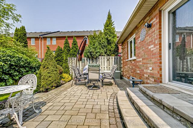 3 - 223 Rebecca St, Townhouse with 3 bedrooms, 4 bathrooms and 2 parking in Oakville ON | Image 21